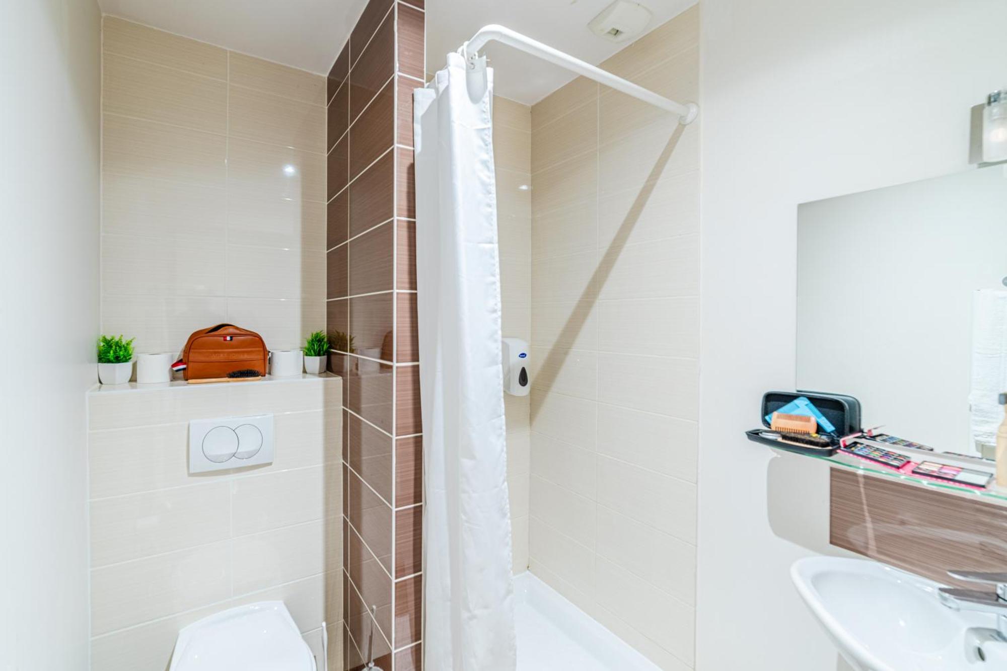 Montempo Apparthotel Lyon Viviani Vénissieux Екстериор снимка